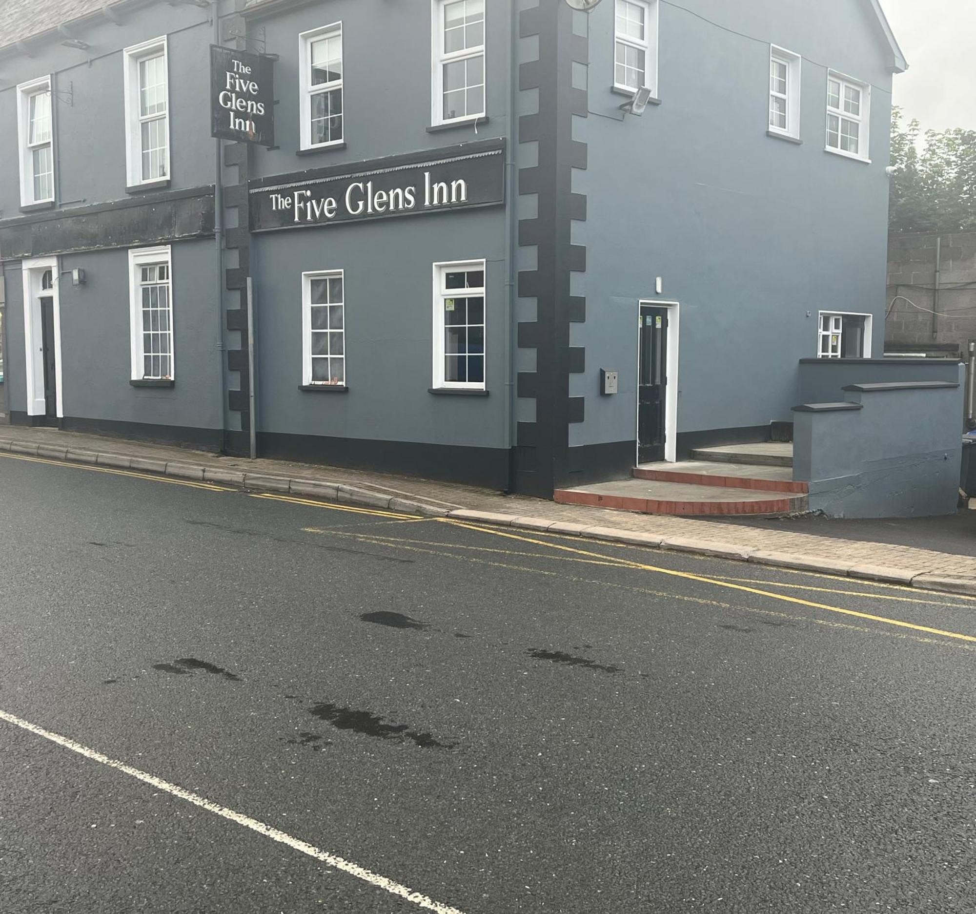 Manorhamilton Five Glens Inn מראה חיצוני תמונה